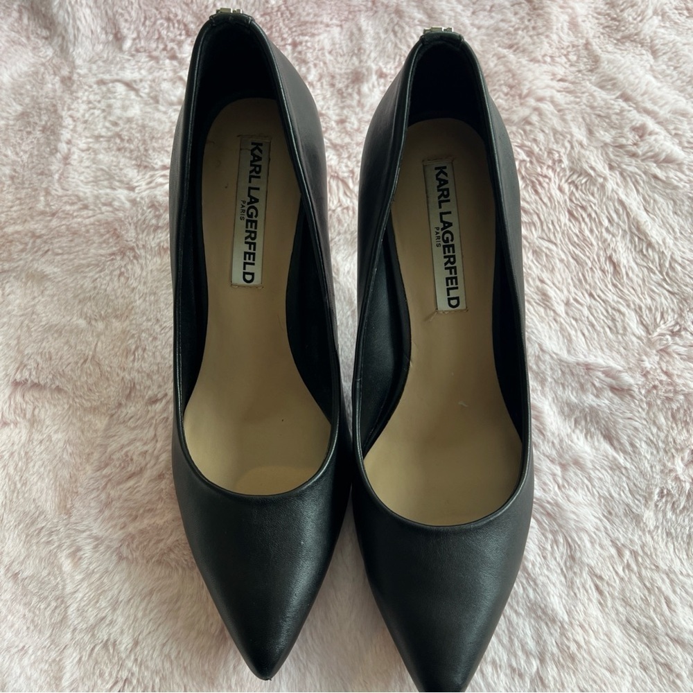 Karl Lagerfeld Black Pointed Heels B06